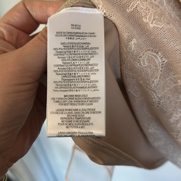 New! Gorgeous lace dress - Picture 7 of 8